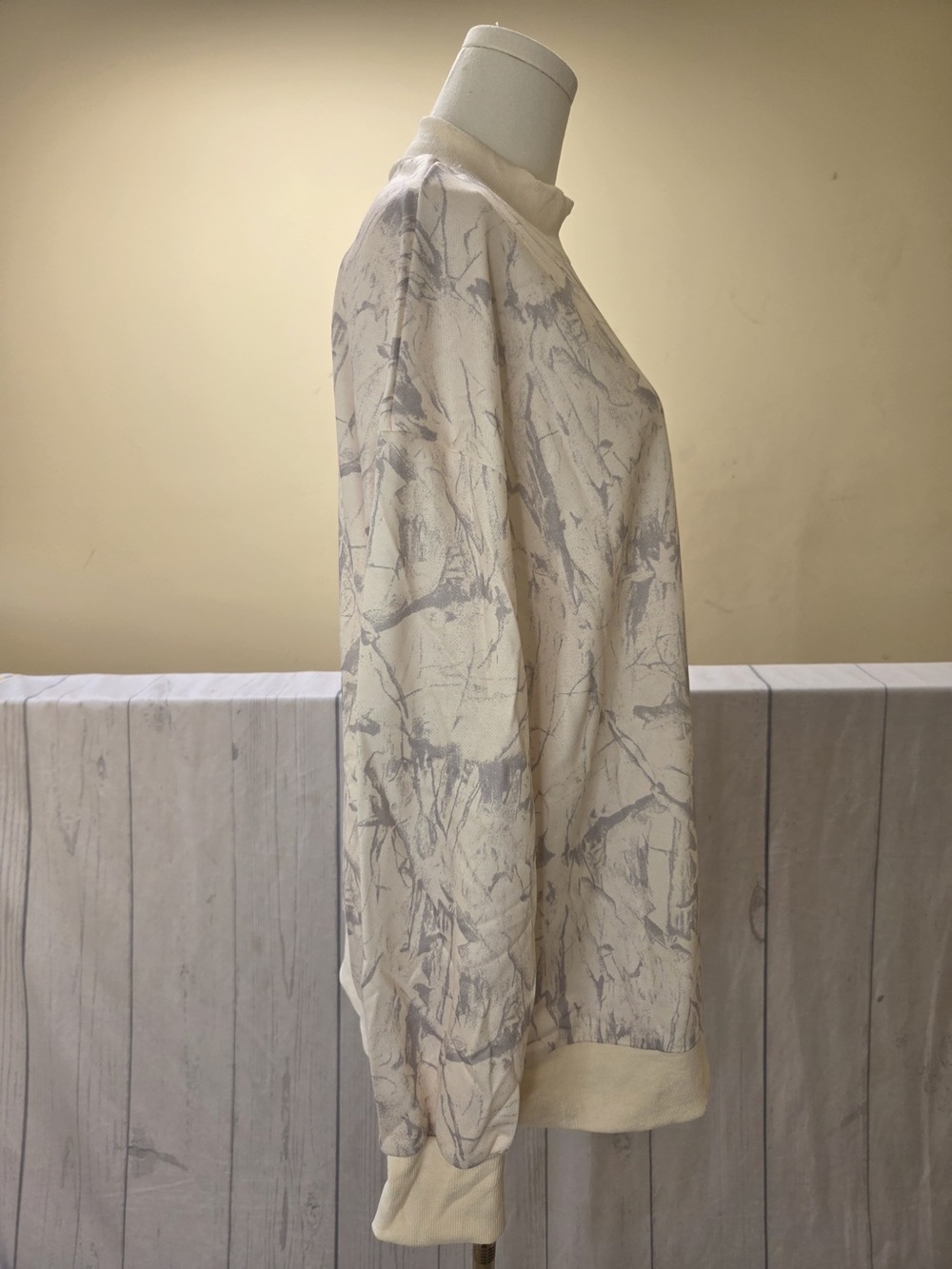 Oversized Sweatshirt for women - Picture 3 of 6